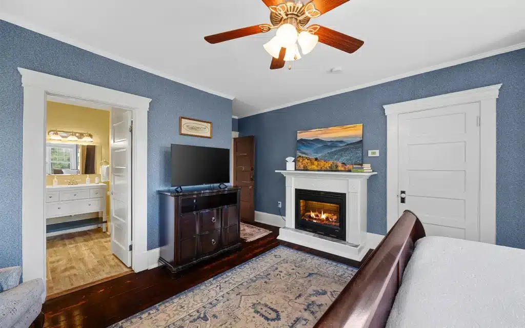 Beautiful guest room at our Bed and Breakfast in Virginia near Staunton